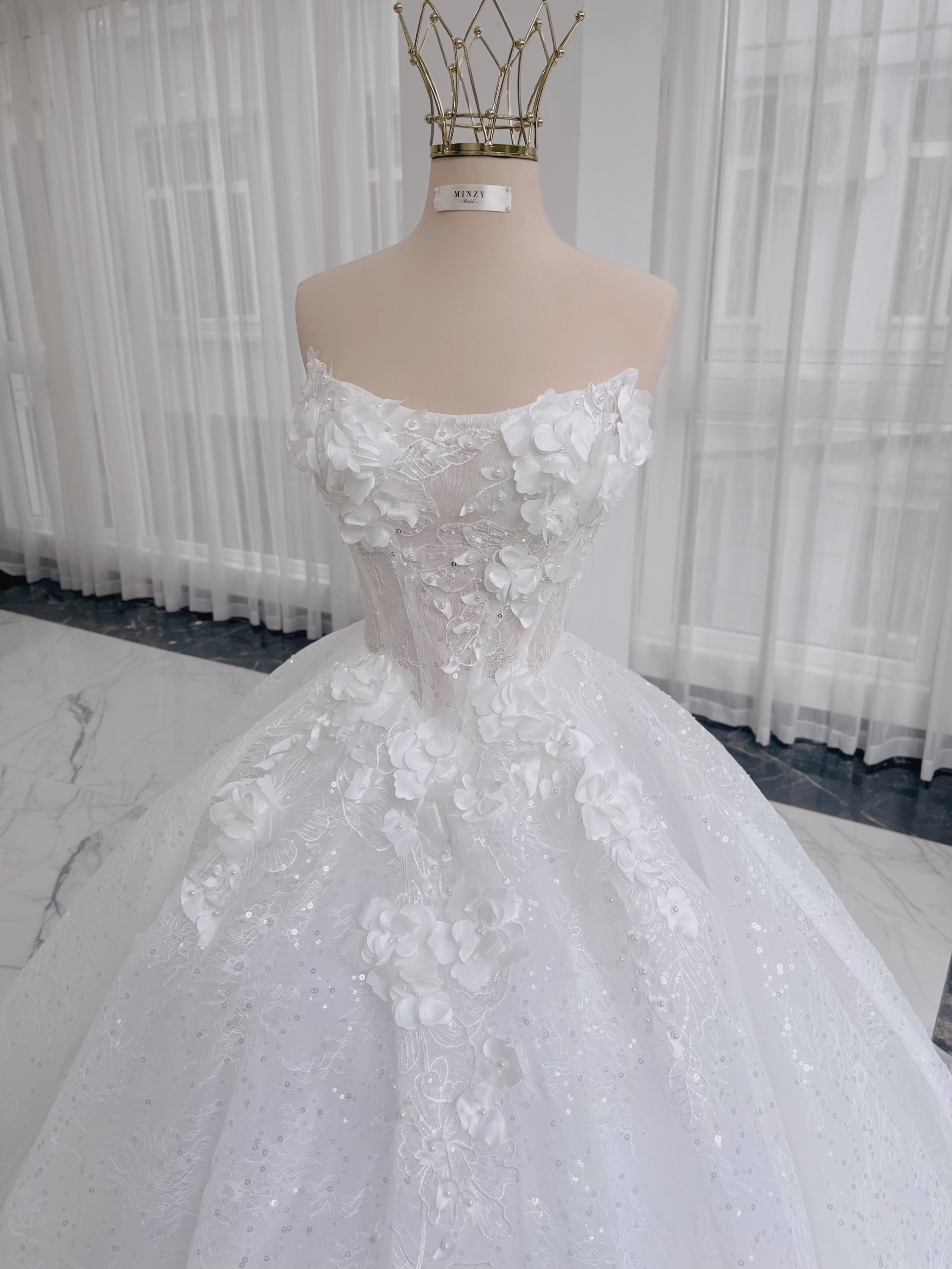 Elegant 33