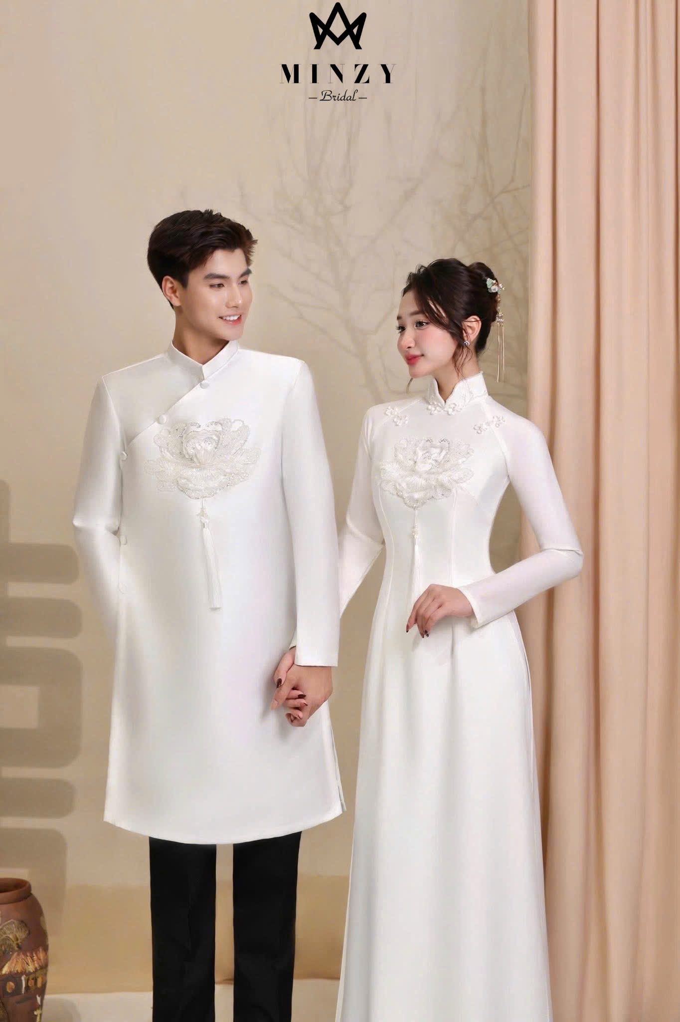 Áo dài cặp trắng 39