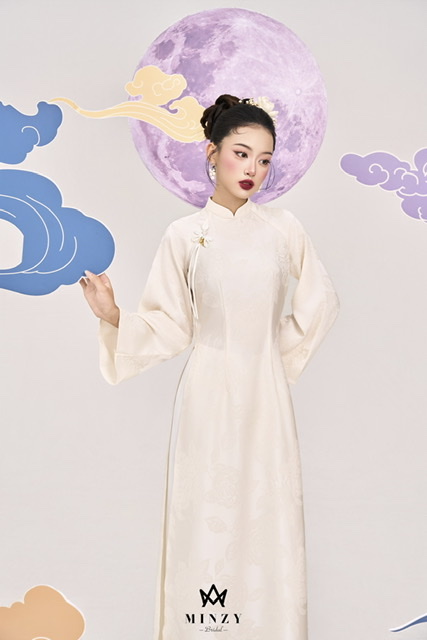 Áo dài be xuông 02