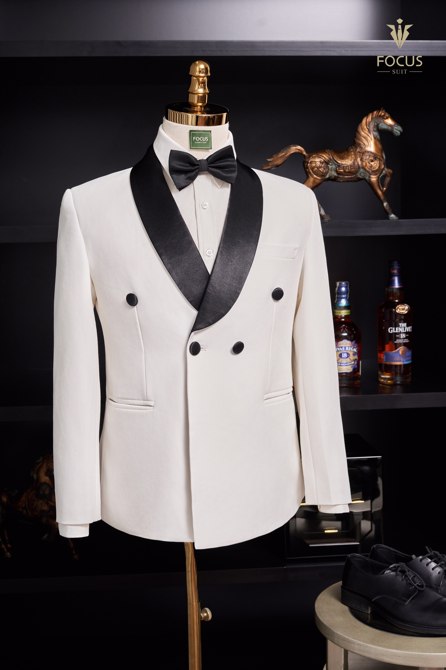 Vest trắng cổ sam 4 cúc