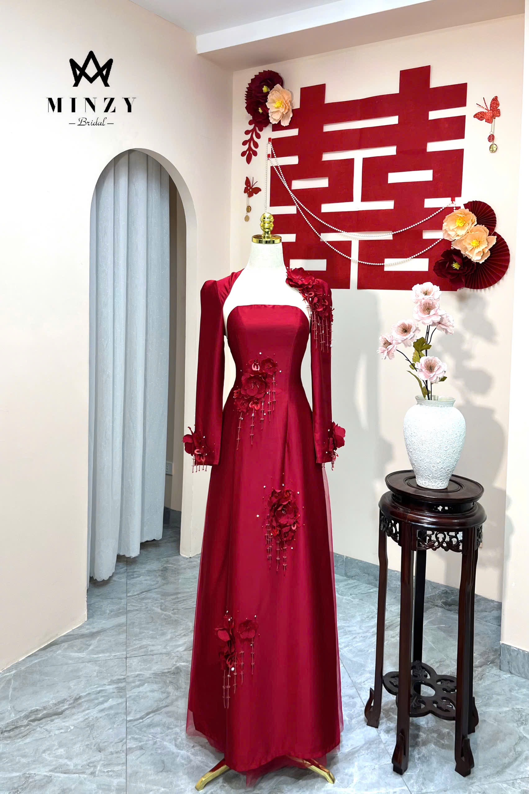 Áo dài đỏ