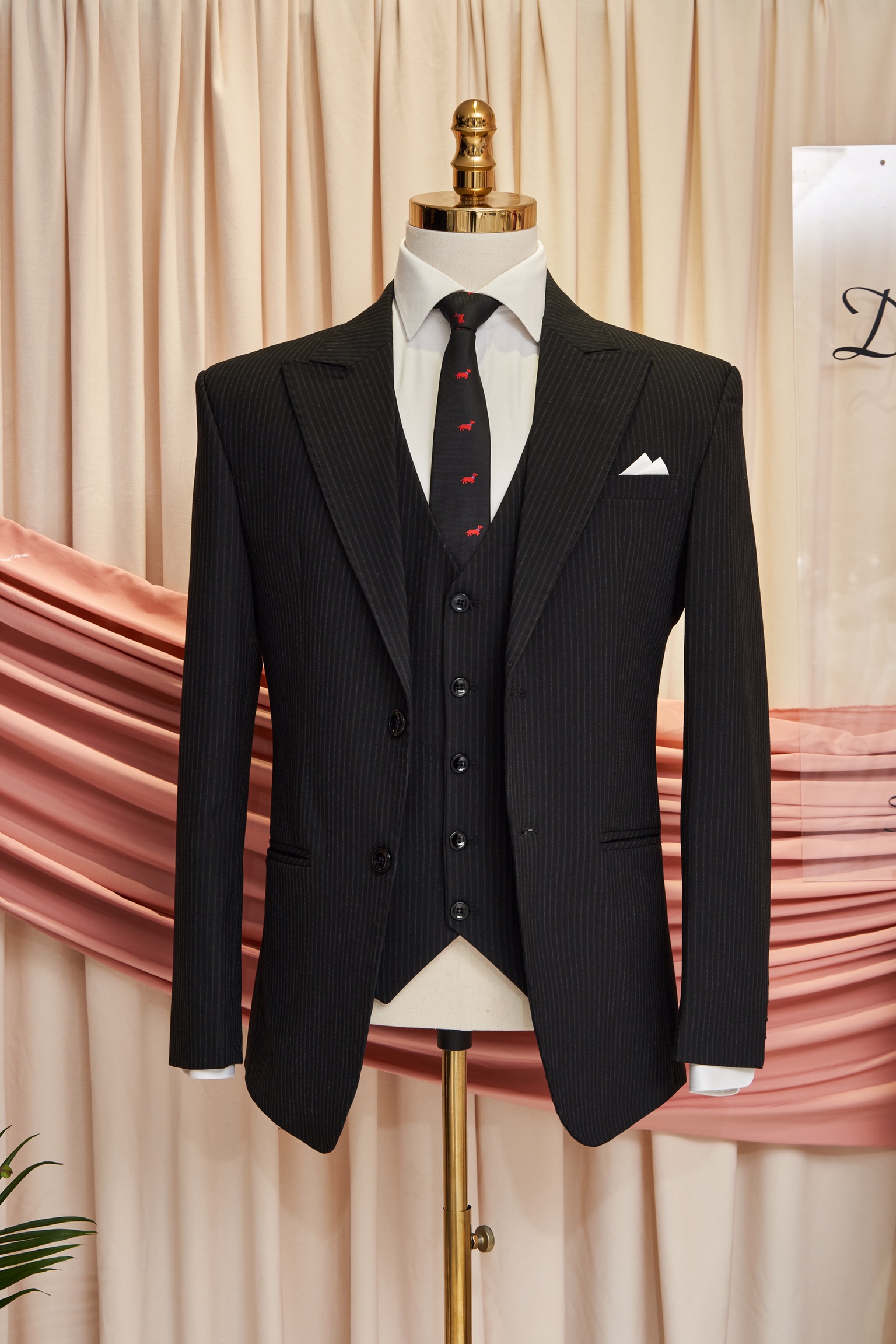 Vest đen kẻ 2 cúc