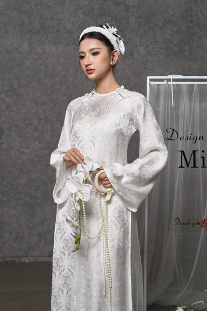 Áo dài trắng xuông 20