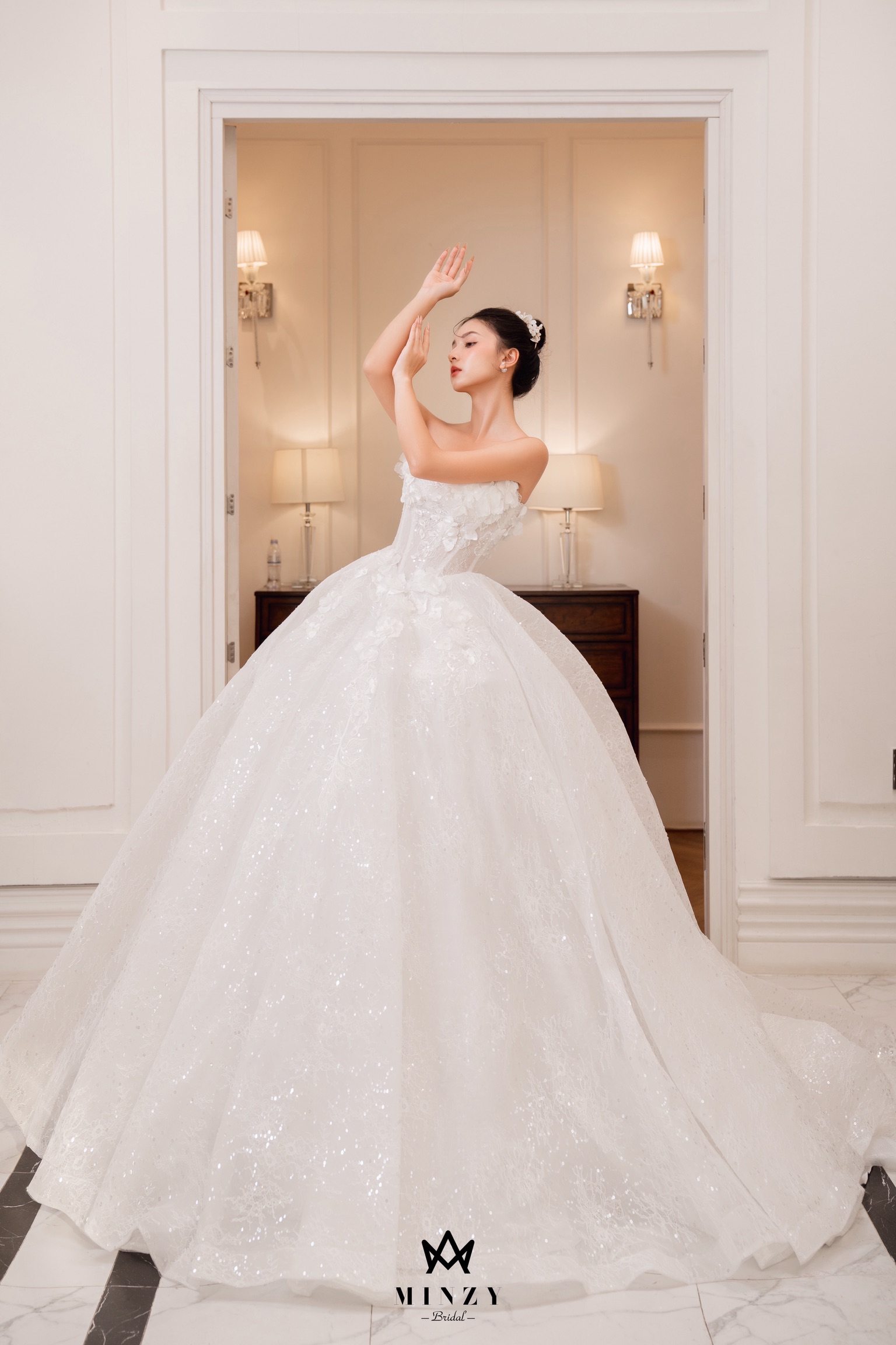 Elegant 33