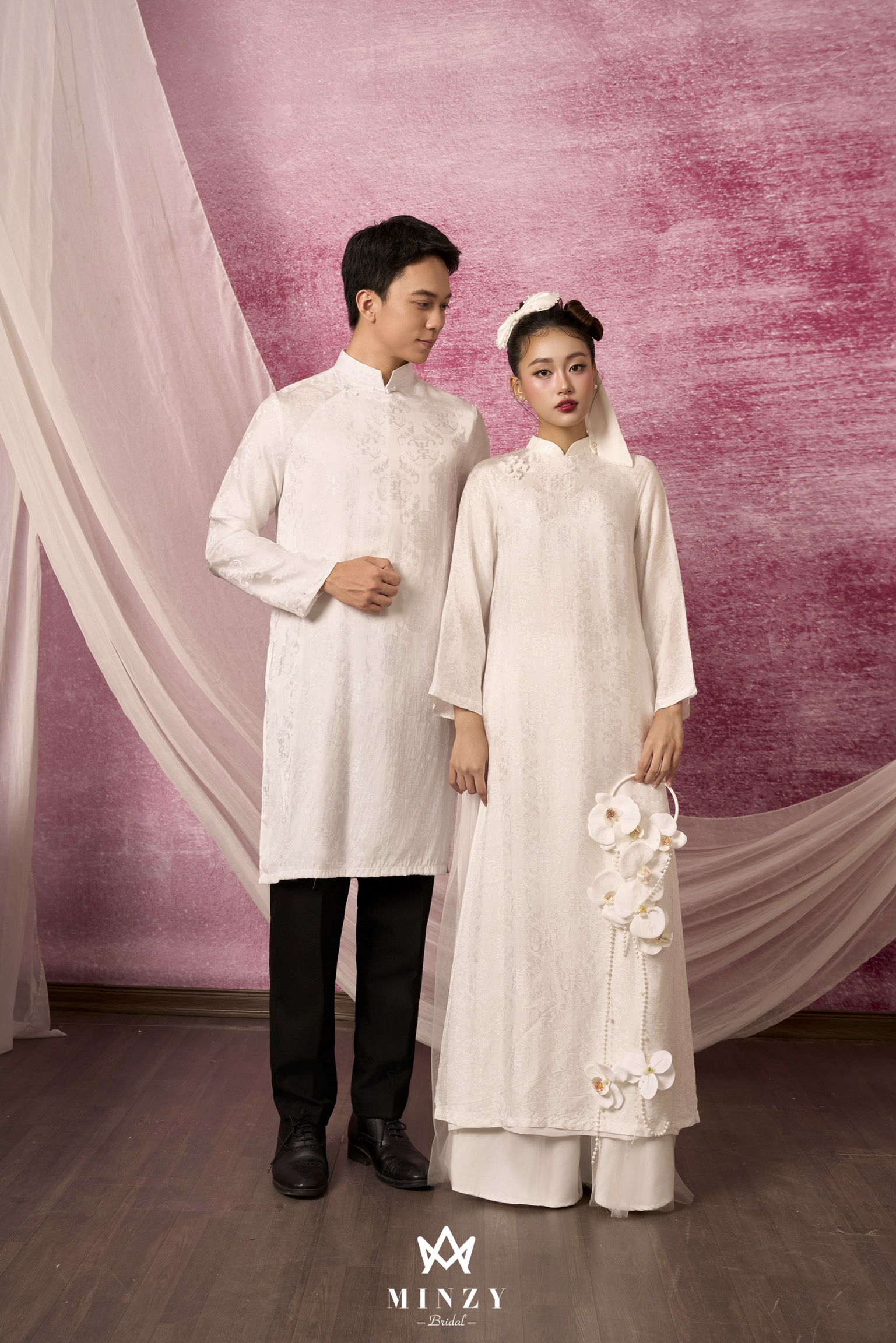Áo dài cặp trắng 56