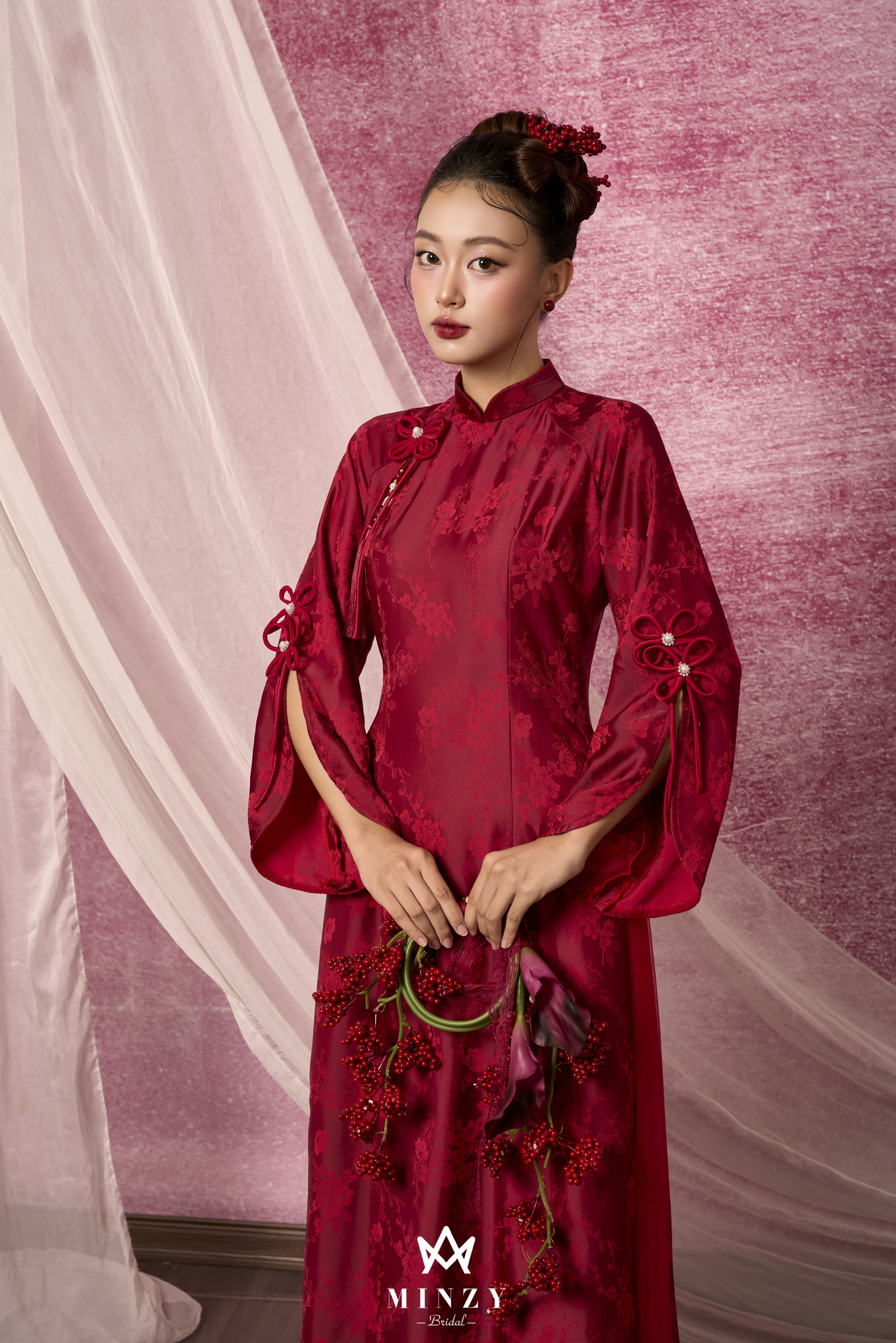 Áo dài đỏ 07