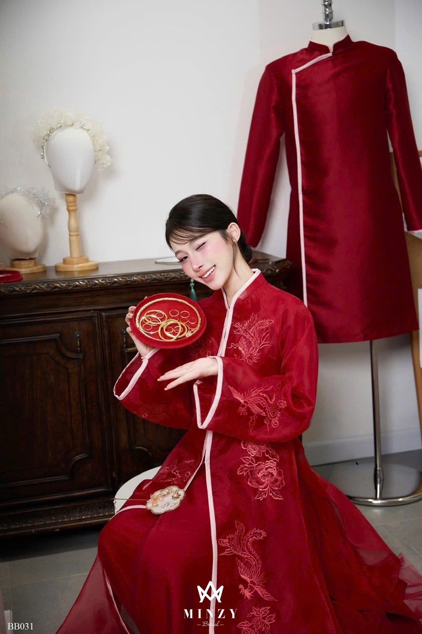 Áo dài cặp đỏ 82