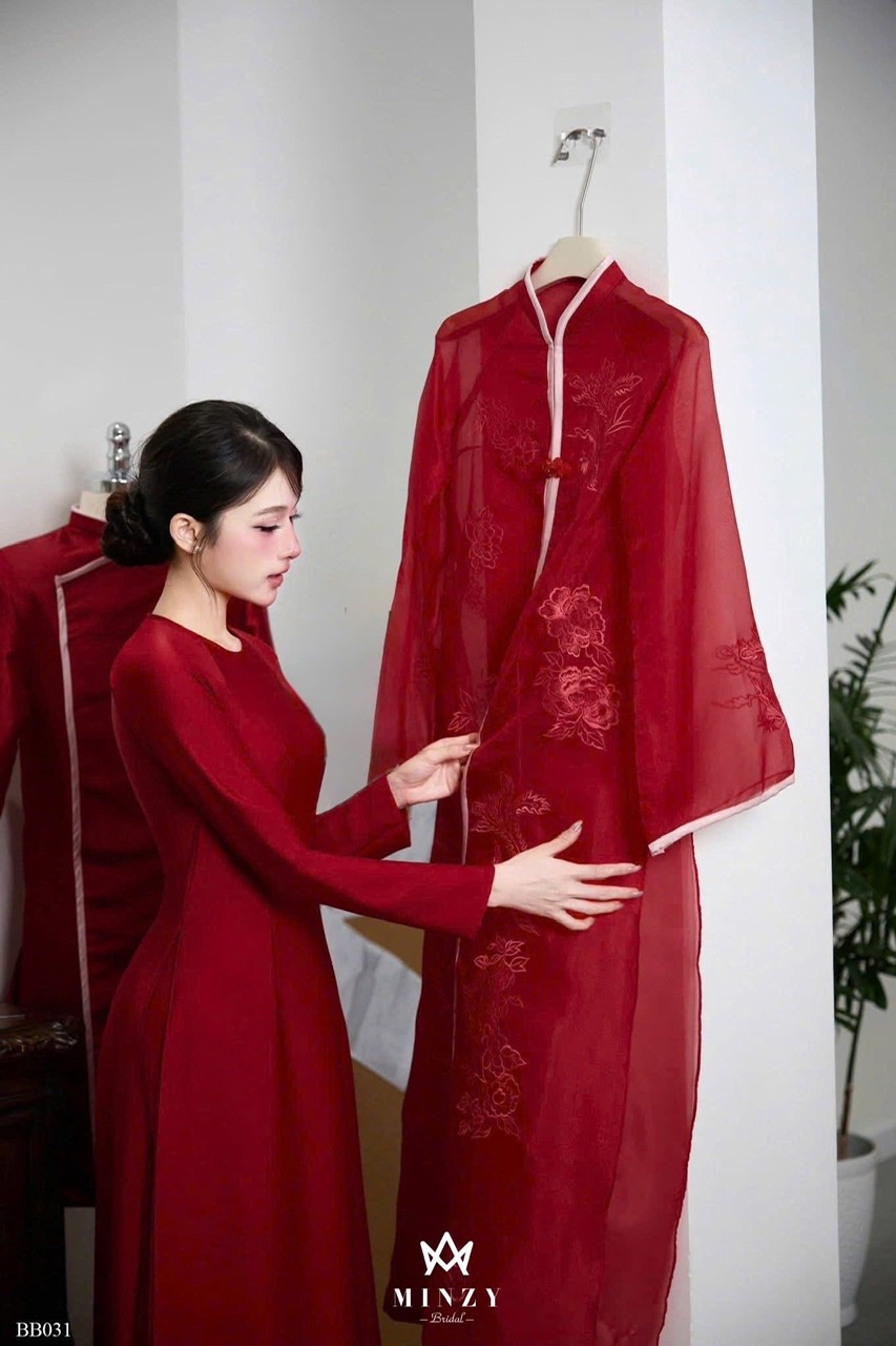 Áo dài cặp đỏ 82