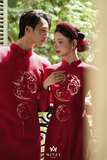 Áo dài cặp đỏ 53