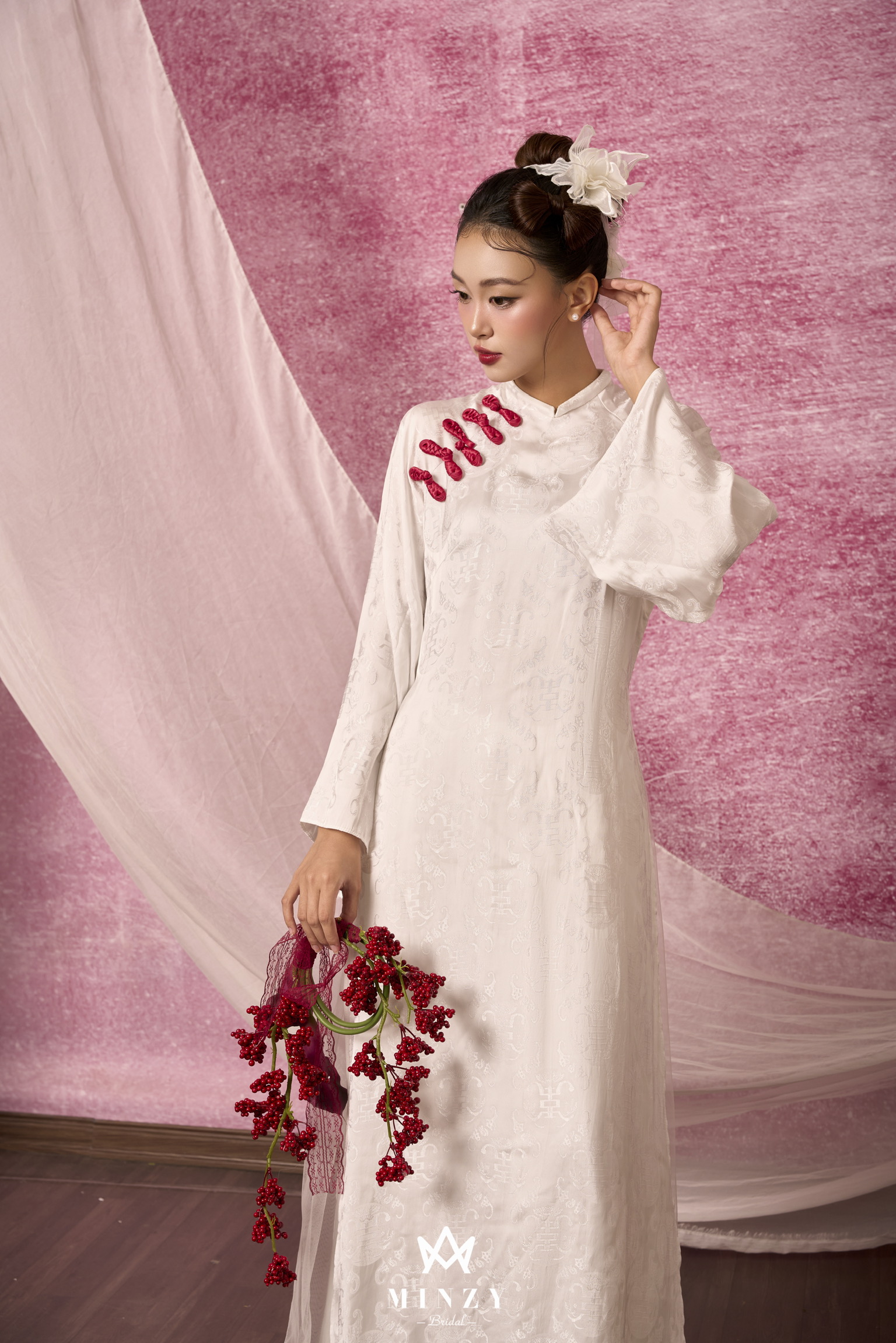Áo dài trắng xuông 02