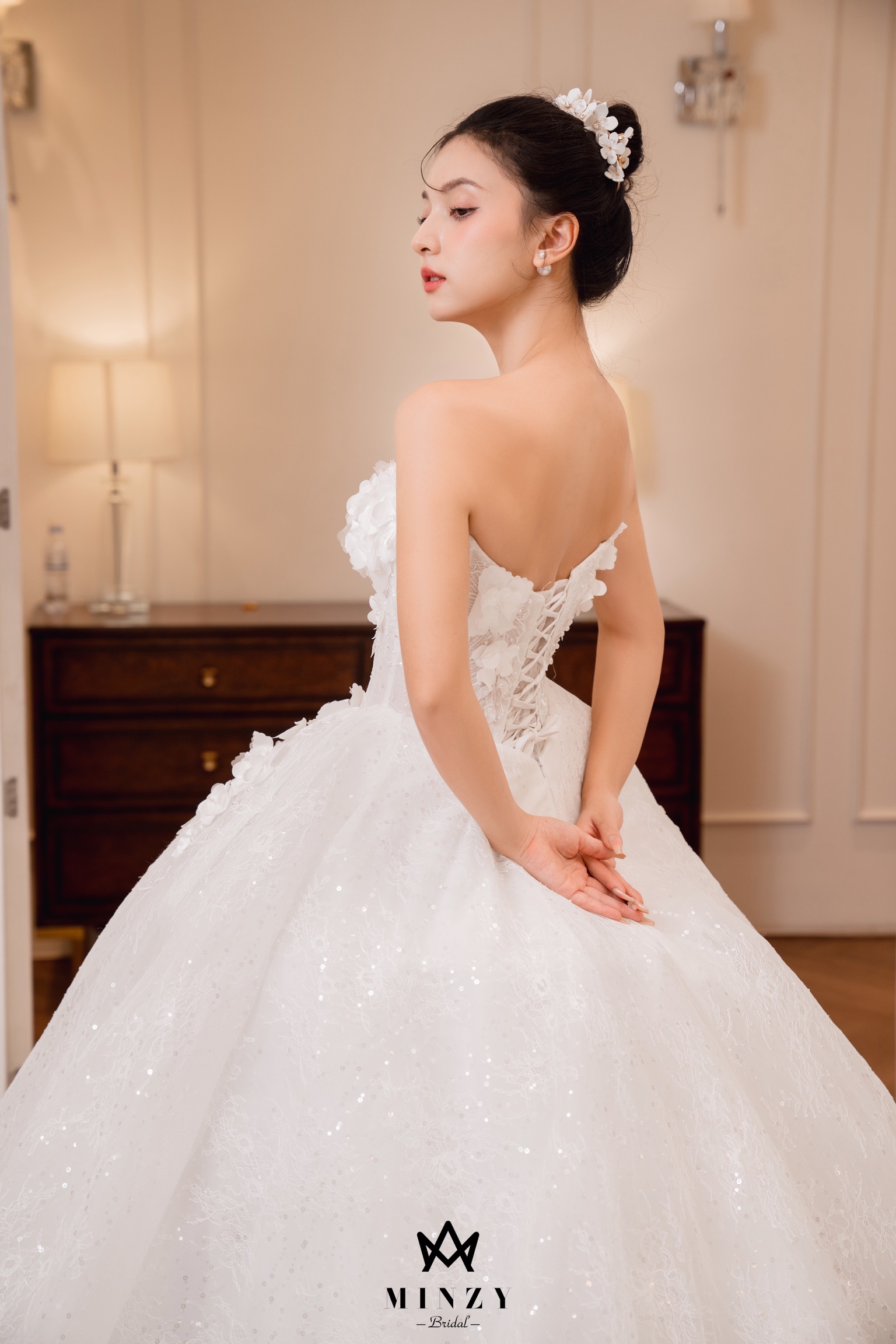 Elegant 33
