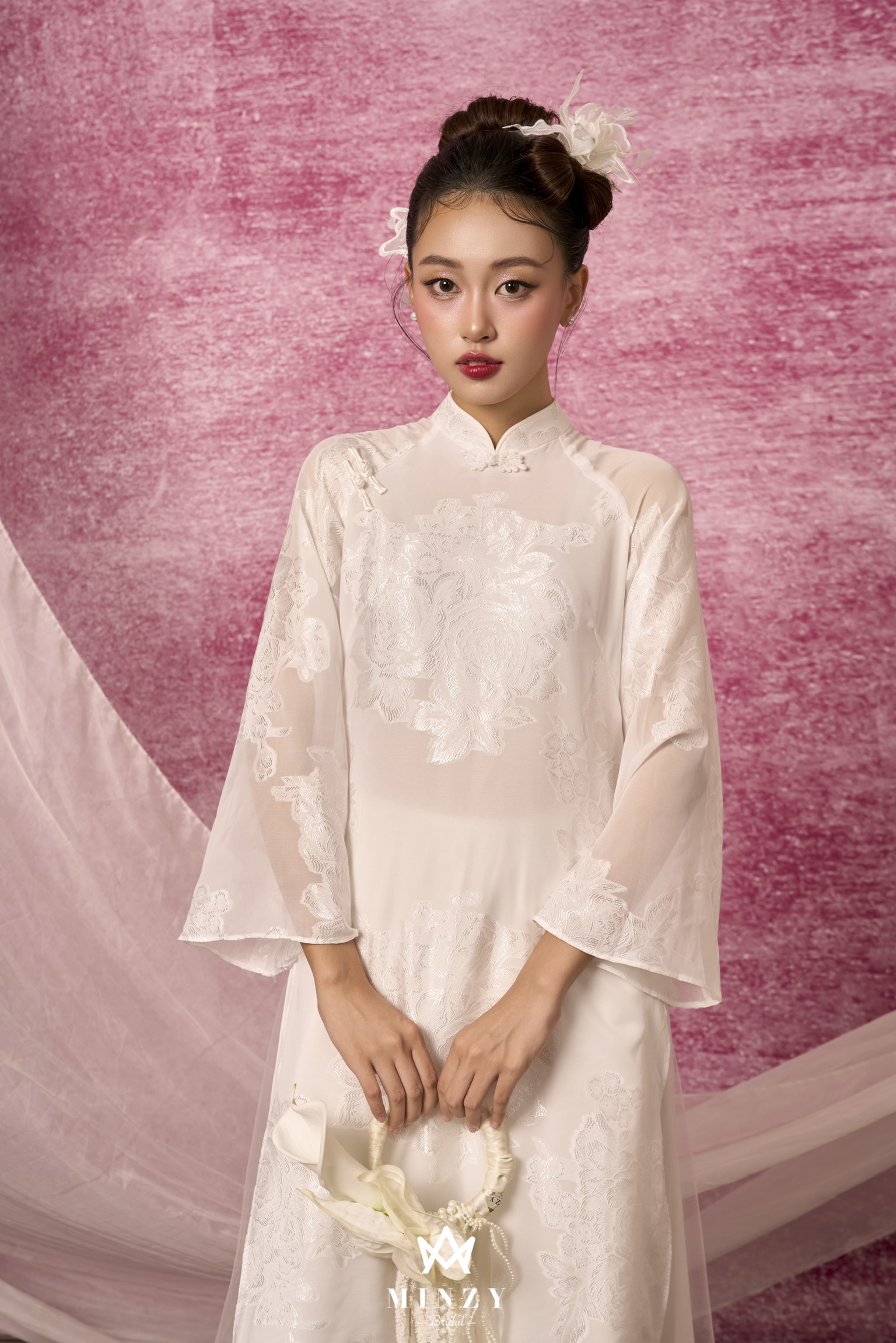 Áo dài trắng xuông 03