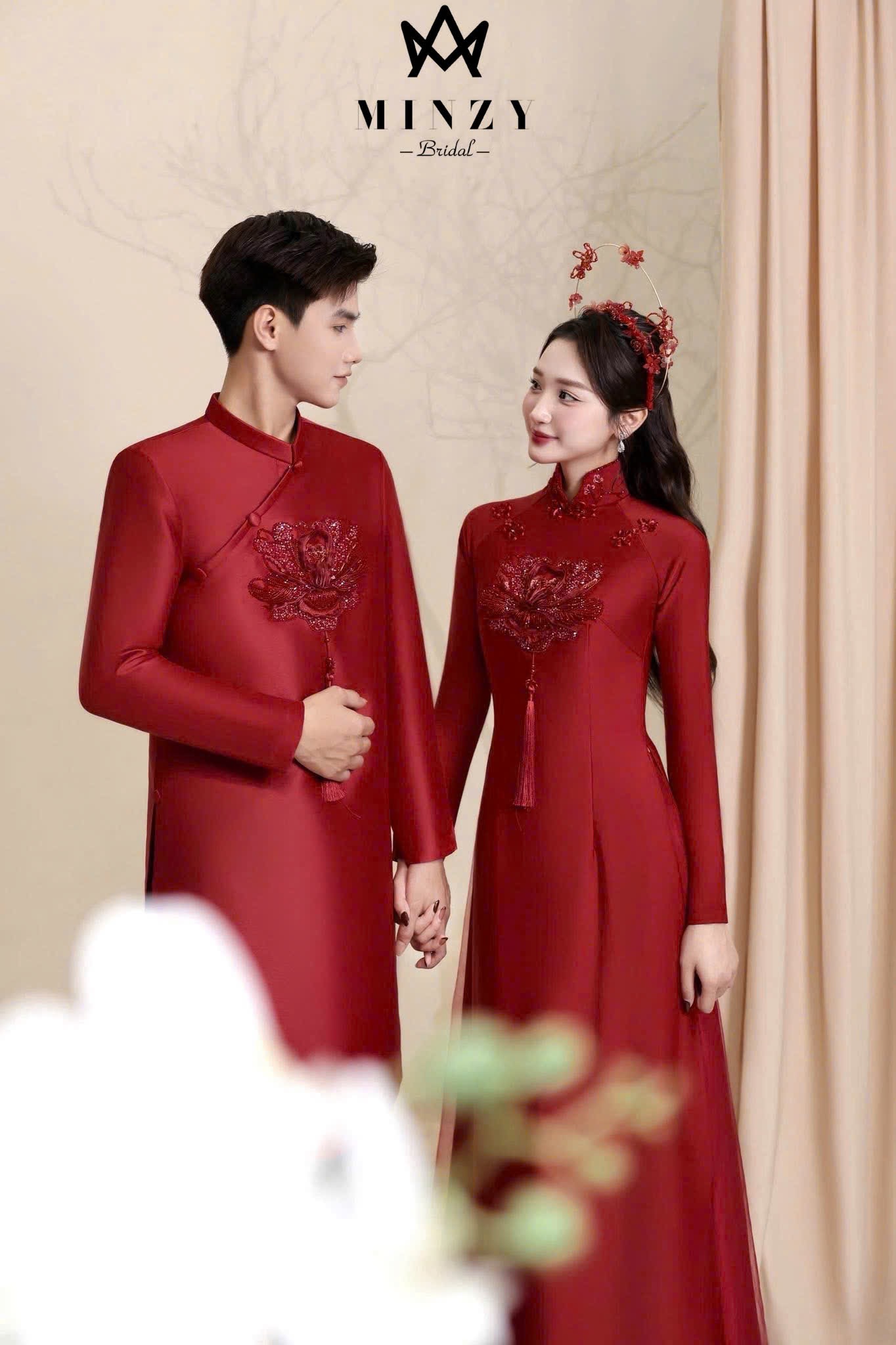 Áo dài cặp đỏ 38