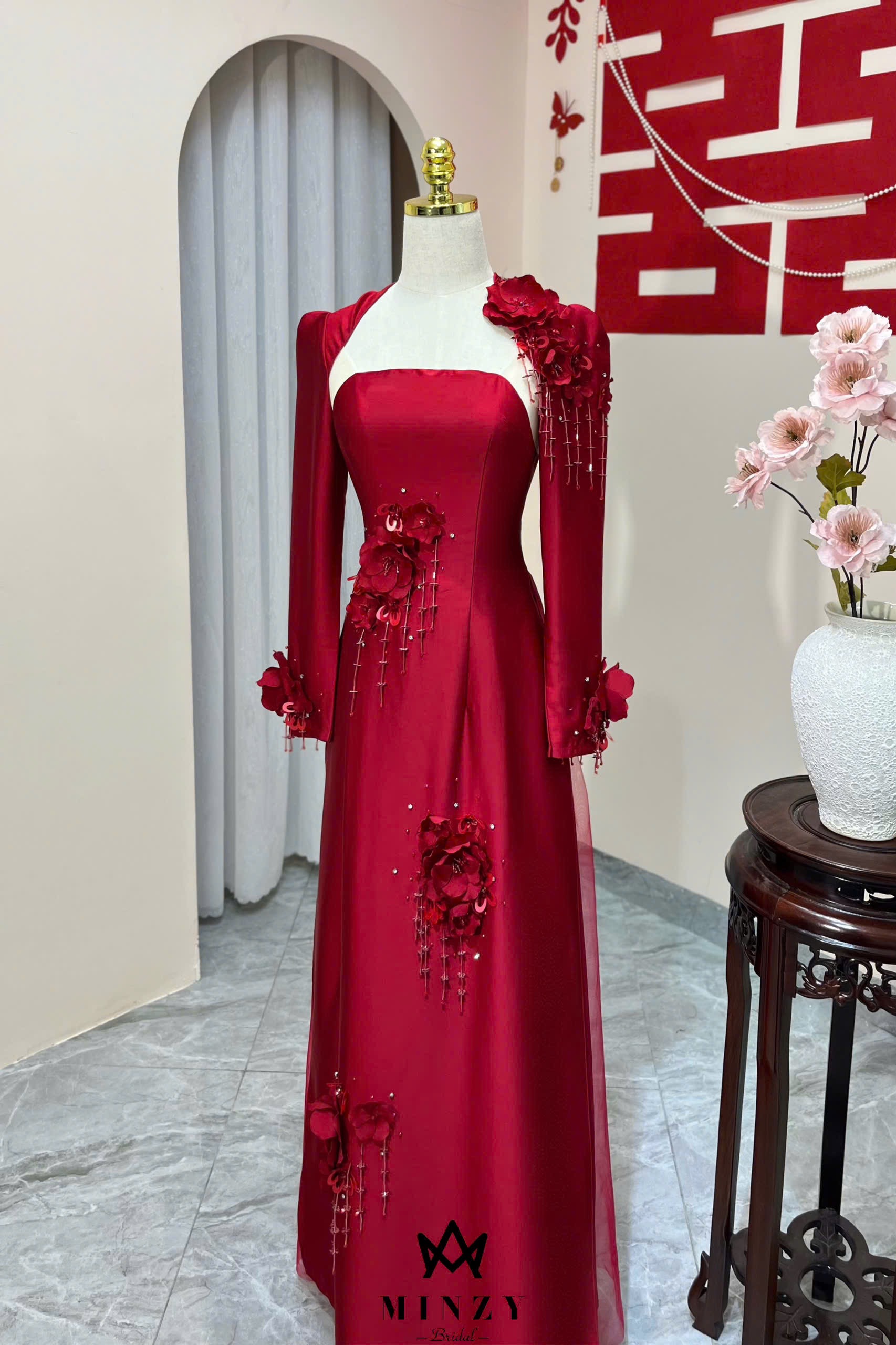 Áo dài đỏ