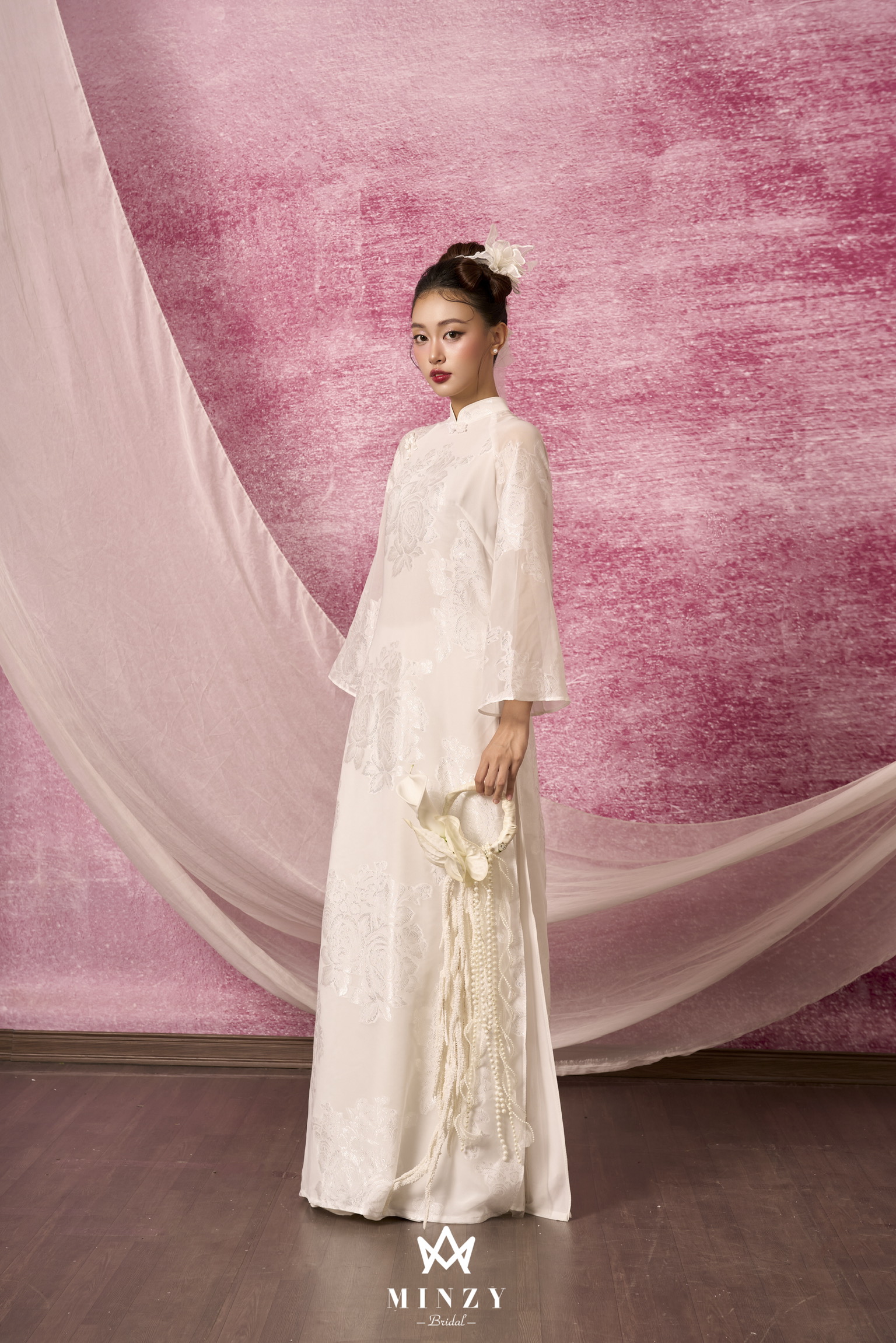 Áo dài trắng xuông 03