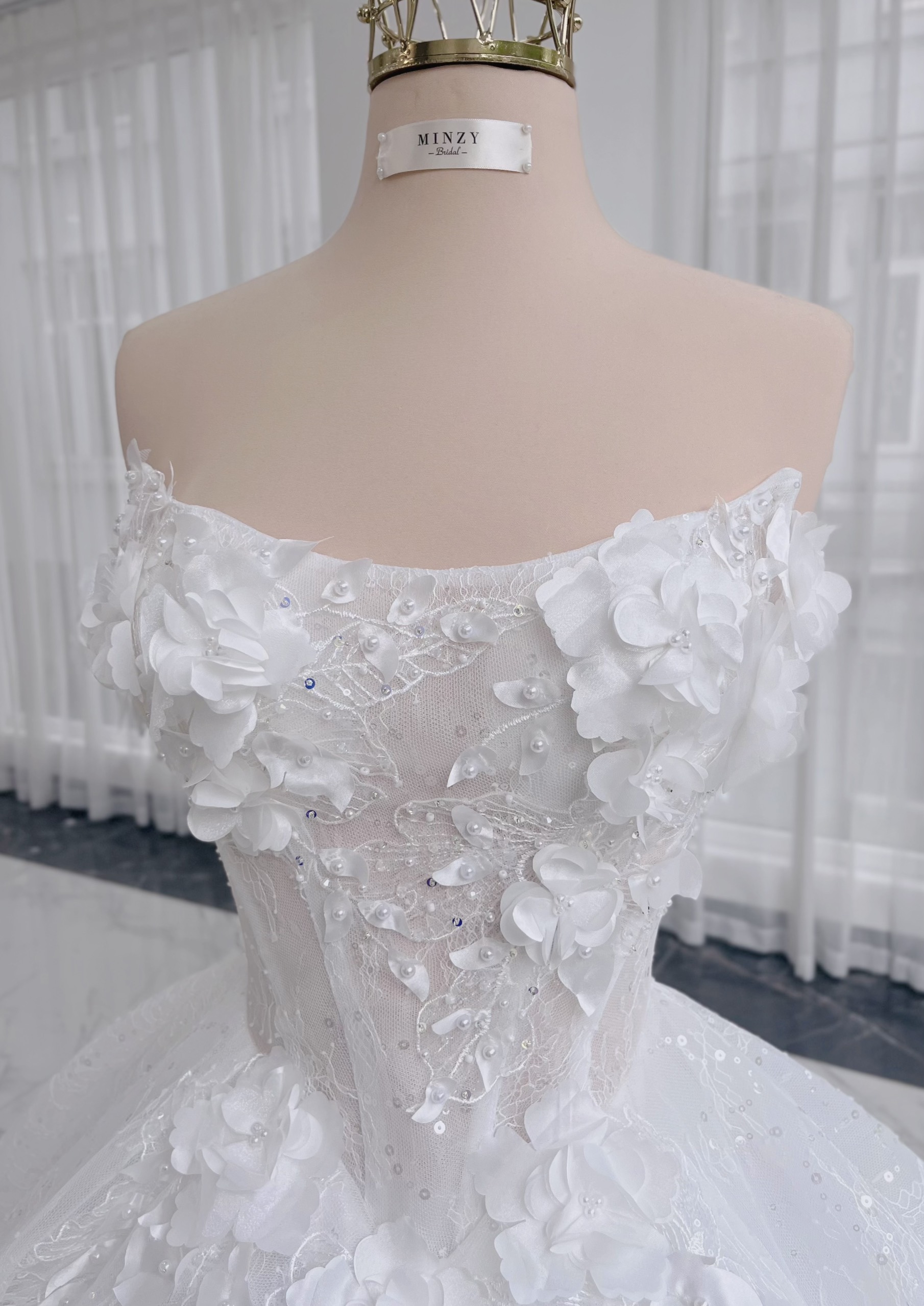 Elegant 33