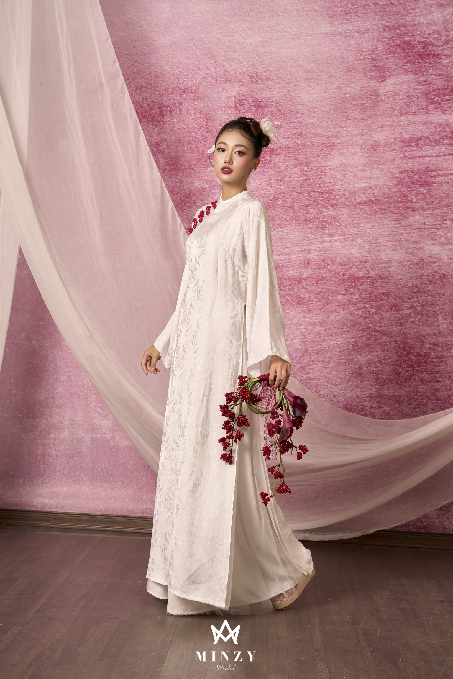 Áo dài trắng xuông 02