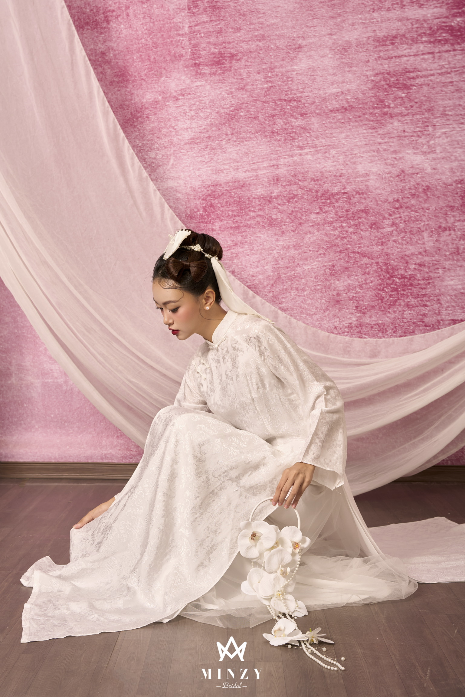Áo dài cặp trắng 56