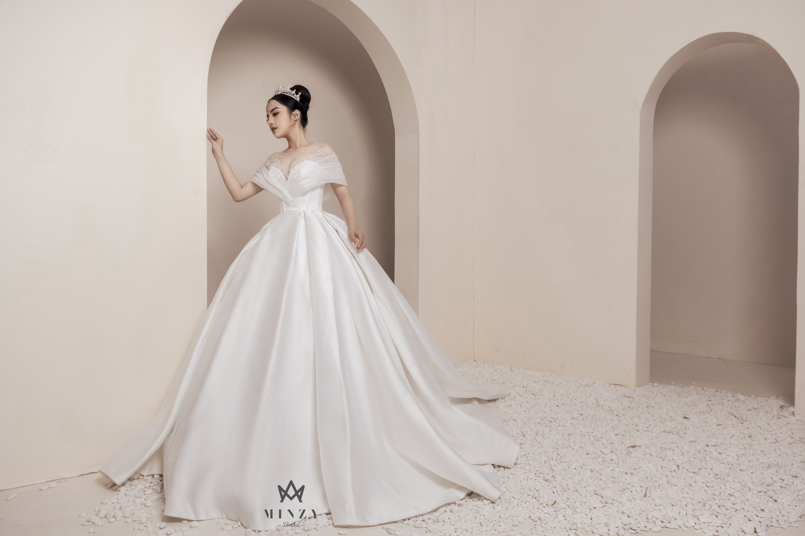 Áo cưới đuôi cá trắng tay dài - L333 - Hien Vy Bridal | Áo cưới Hiên Vy | Cho  thuê áo cưới | Bán áo cưới
