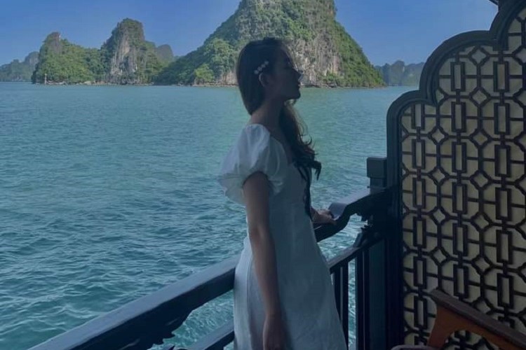 DU THUYỀN HẠ LONG LA REGINA ROYAL - TUYẾN HẠ LONG (2 NGÀY 1 ĐÊM)