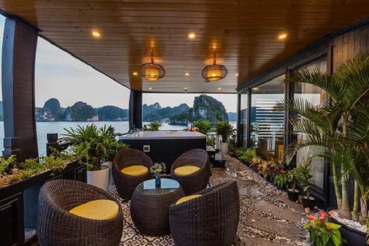 DU THUYỀN HẠ LONG LA REGINA ROYAL - TUYẾN HẠ LONG (2 NGÀY 1 ĐÊM)