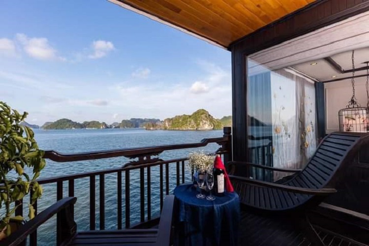 DU THUYỀN HẠ LONG LA REGINA ROYAL - TUYẾN HẠ LONG (2 NGÀY 1 ĐÊM)