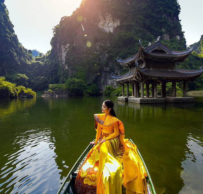TUYỆT TÌNH CỐC - TRÀNG AN - HANG MÚA