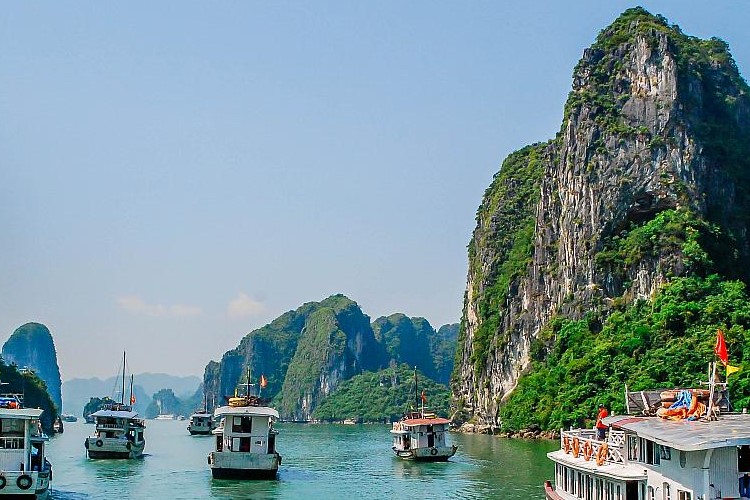 VỊNH HẠ LONG - HẠ LONG PARK - BÃI CHÁY