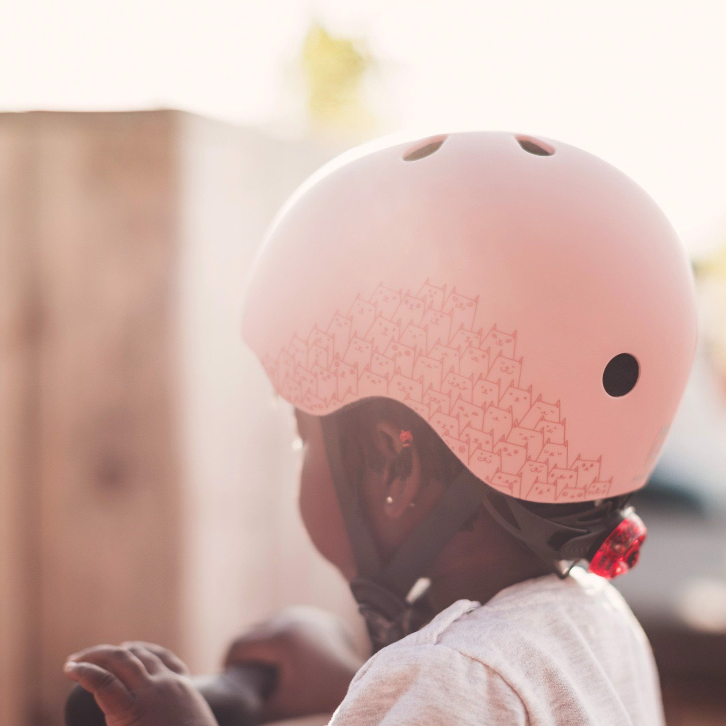 MŨ BẢO HIỂM PHẢN QUANG SIZE XXS - SCOOT AND RIDE