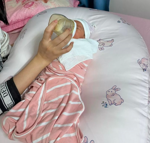 GỐI CHỐNG TRÀO NGƯỢC BABY BUNNY (SET KHÔNG KÈM TÚI ĐỰNG) - DONO&DONO