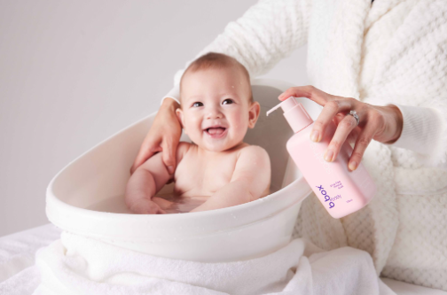 TINH CHẤT KHOÁNG TỰ NHIÊN DƯỠNG ẨM - B.BOX