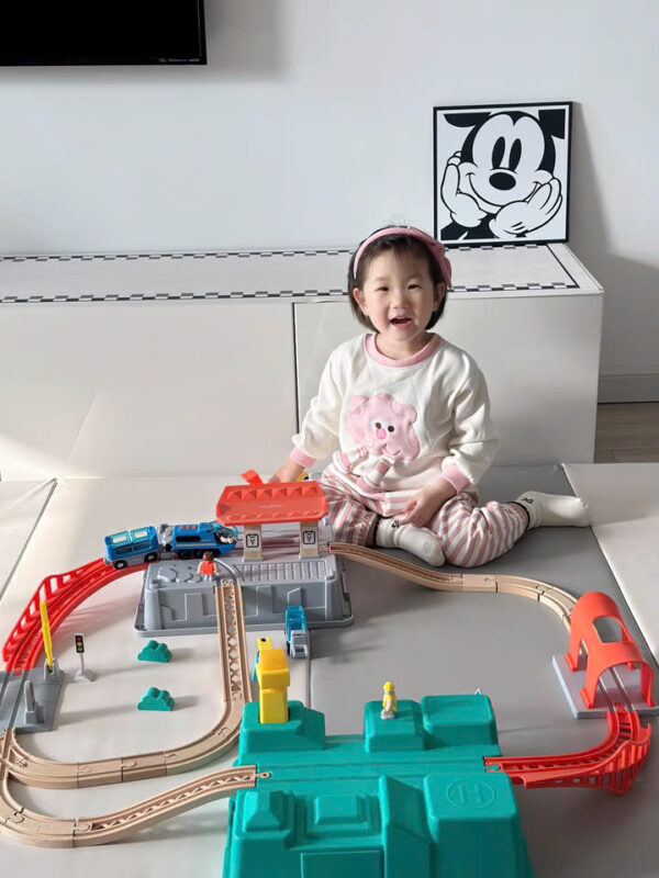 MÔ HÌNH LẮP RÁP ĐƯỜNG TÀU HỎA KÈM ÂM THANH- MIDEER