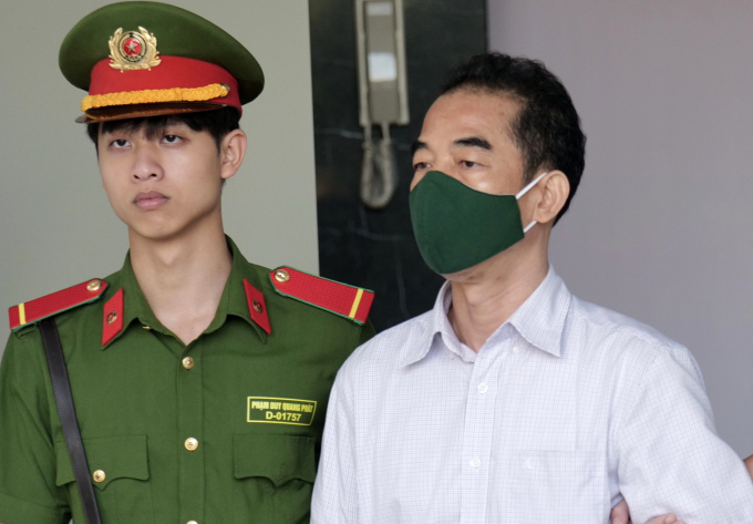 Cựu thứ trưởng Tô Anh Dũng khóc, xin hưởng khoan hồng tối đa Cựu thứ trưởng Tô Anh Dũng khóc, xin hưởng khoan hồng tối đa