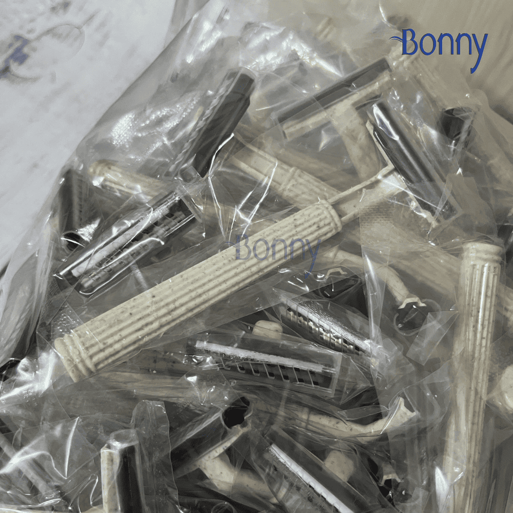 Bịch 50 dao cạo râu Thân thiện cao cấp D5 túi nilon