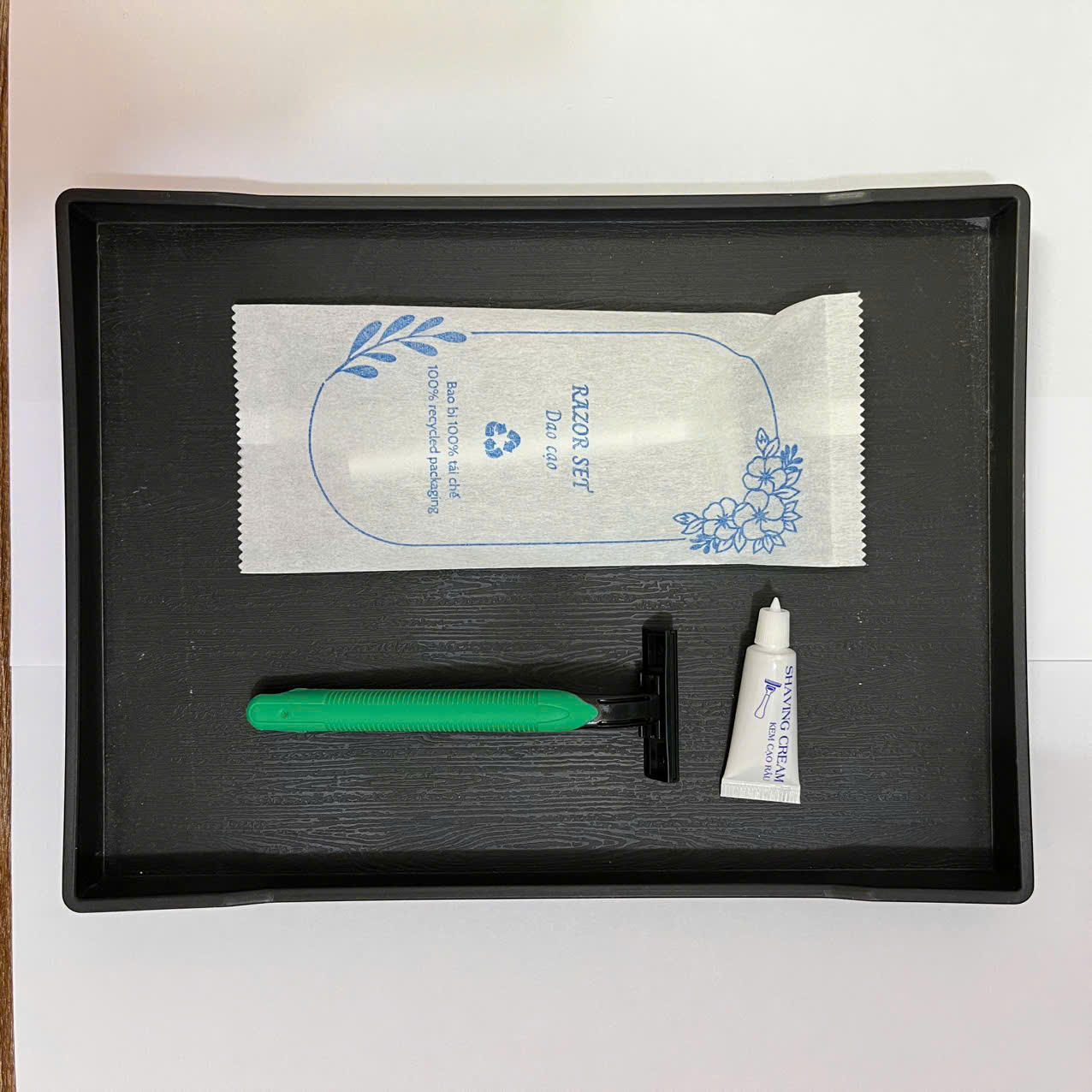 Bộ đồ dùng khách sạn Amenities túi vải không dệt ruột nhựa bịch 100c