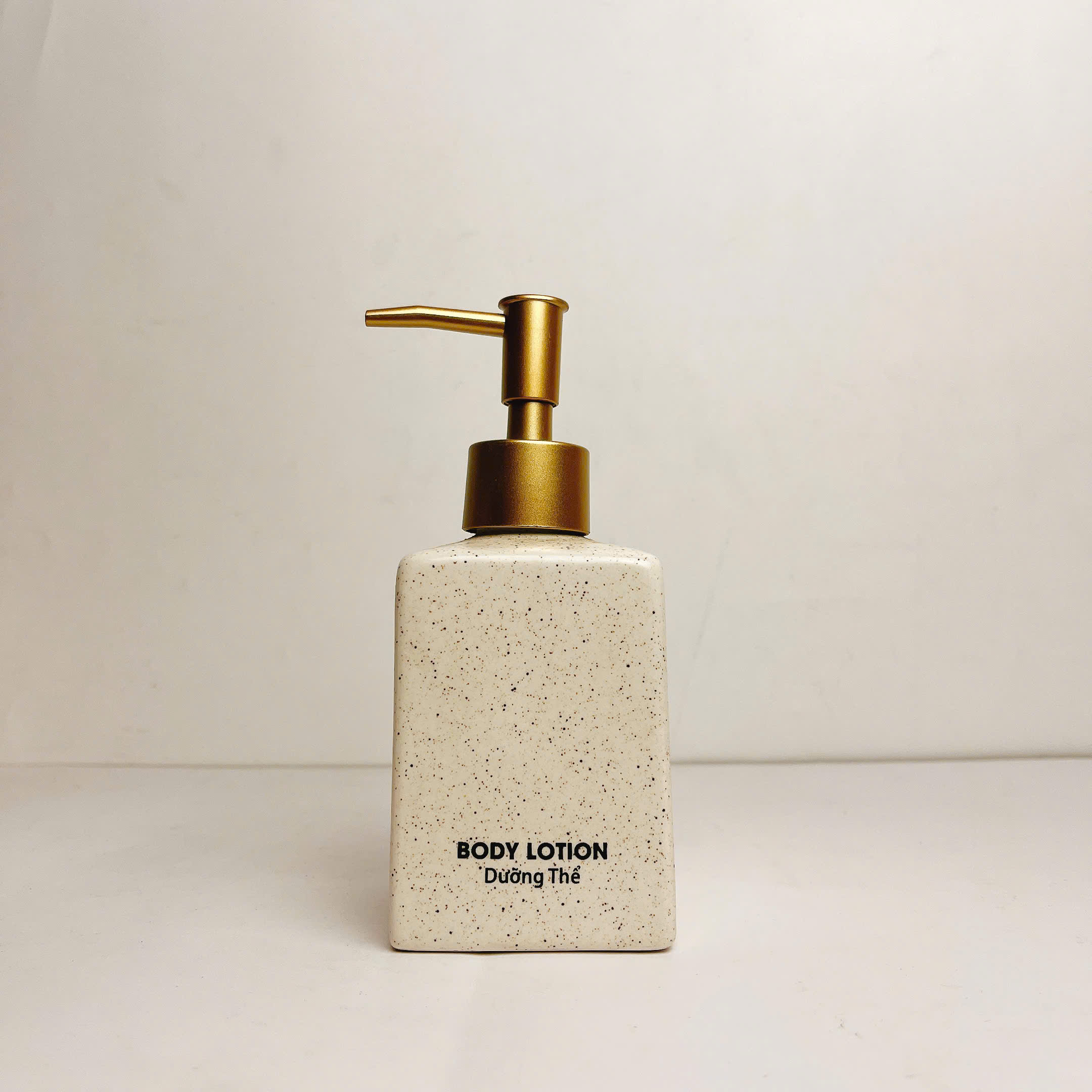 Bình dáng vuông cát trắng 300ml