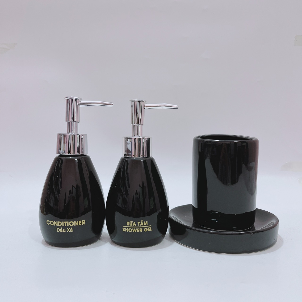 Bình dáng xoài đen 200ml