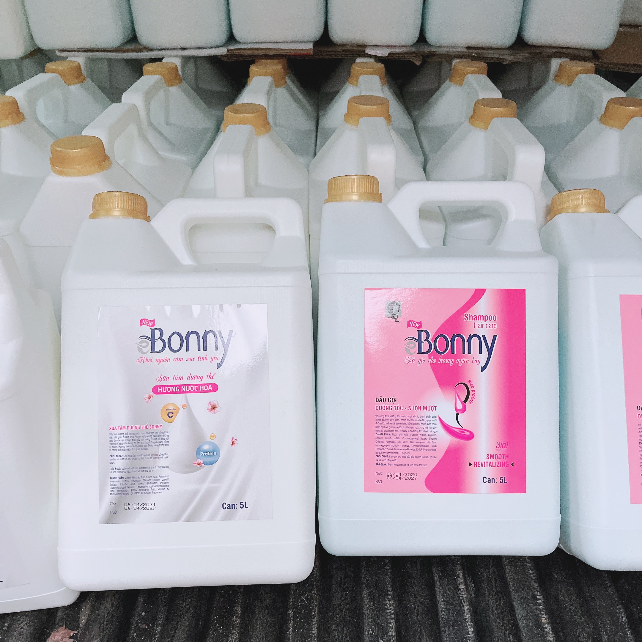 Combo 1 can dầu gội + 1 can sữa tắm Bonny 5L
