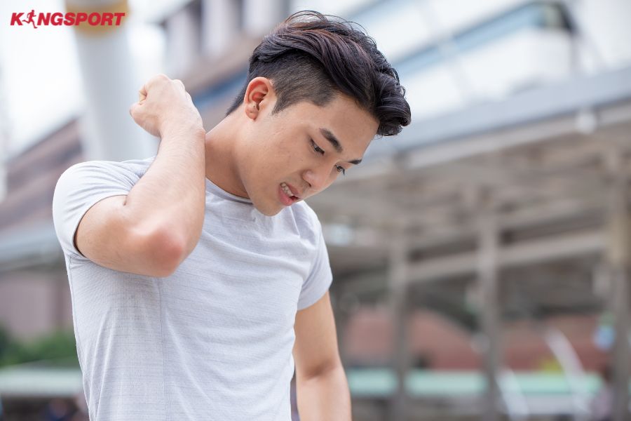 Căng cơ lưng là gì? Bị căng cơ lưng bao lâu thì khỏi?