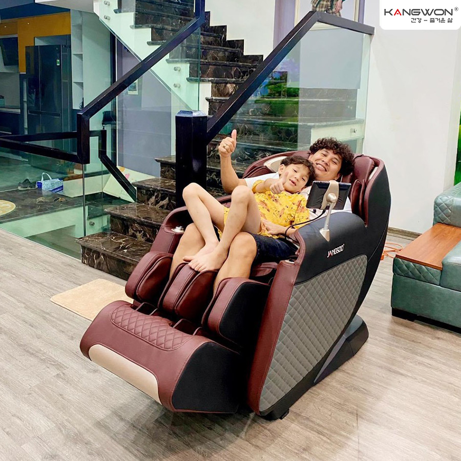 Có nên cho trẻ con sử dụng ghế massage hay không?
