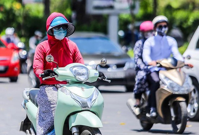 Nắng nóng khắc nghiệt, nhiều nơi vượt 40 độ C