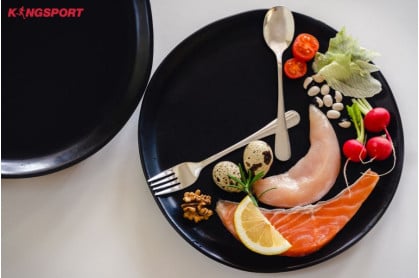 NHỊN ĂN GIÁN ĐOẠN 16/8 LÀ GÌ? NHỊN ĂN 16/8 CÓ AN TOÀN KHÔNG?