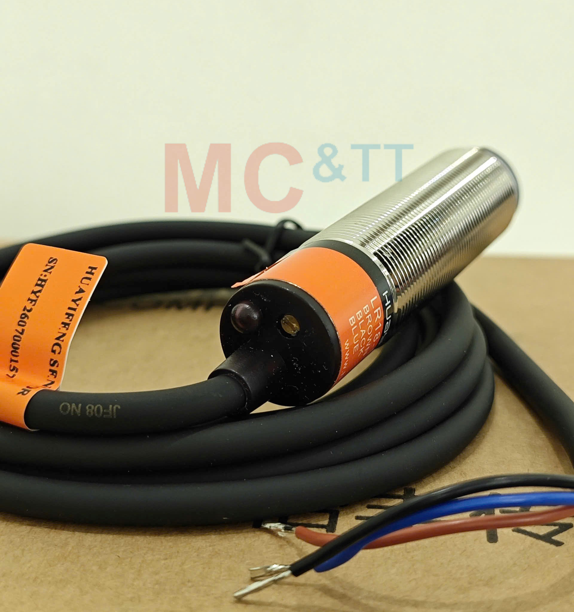 Cảm biến quang điện hình trụ NPN 400mm Huayifeng LR18-D400NO