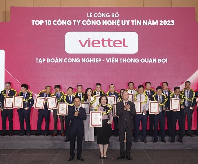 Viettel giữ vững vị thế đứng đầu về Công nghệ thông tin và Viễn thông