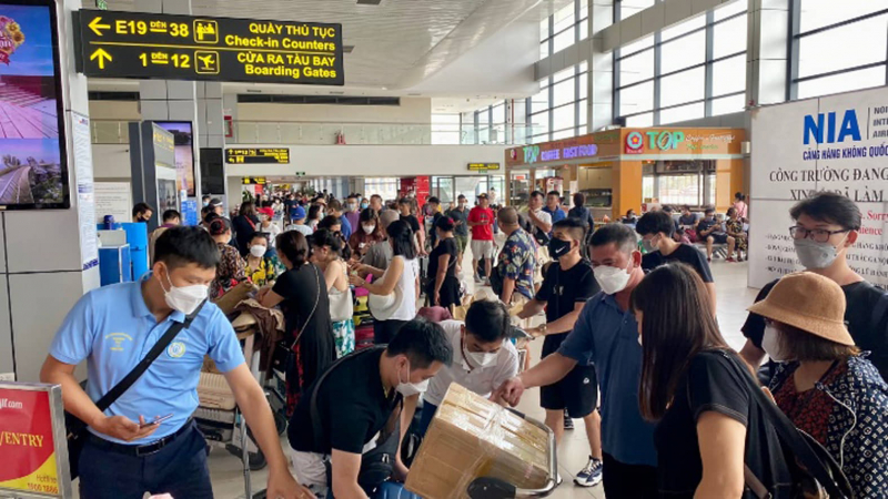 Cao điểm đi lại dịp Tết Giáp Thìn (từ 1/2 - 19/2): Một số chặng bay đã bán hết vé