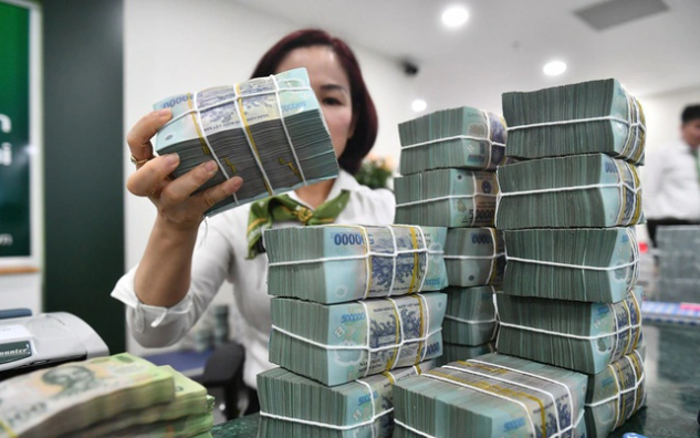 Lãi suất liên ngân hàng qua đêm bất ngờ tăng mạnh