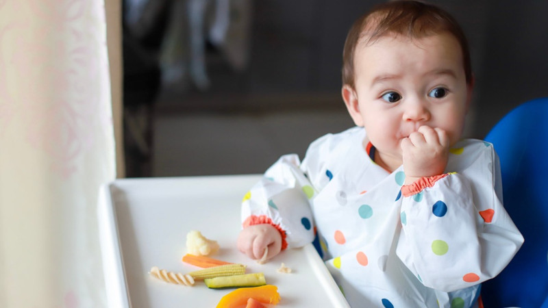 Lịch ăn dặm cho bé 5 - 6 tháng: Hướng dẫn chi tiết từ chuyên gia