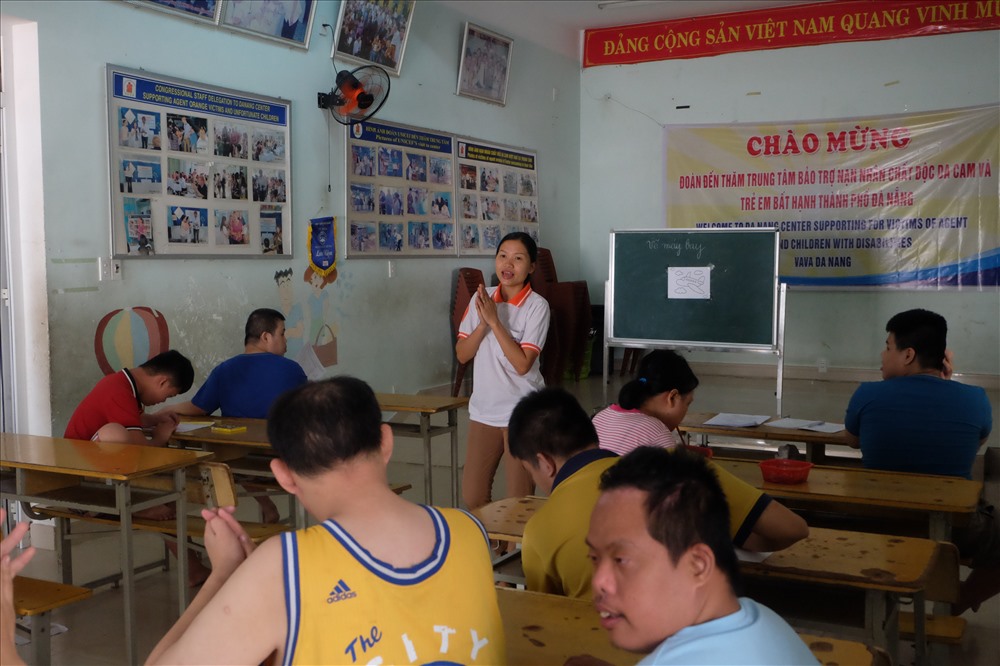 Những lớp học đặc biệt (*): Cô giáo không có bằng sư phạm