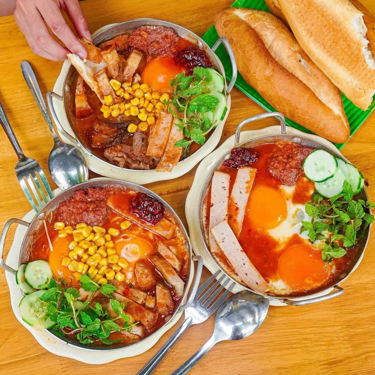 Về Cần Thơ ăn bánh mì chảo, đừng bỏ qua các tiệm sau