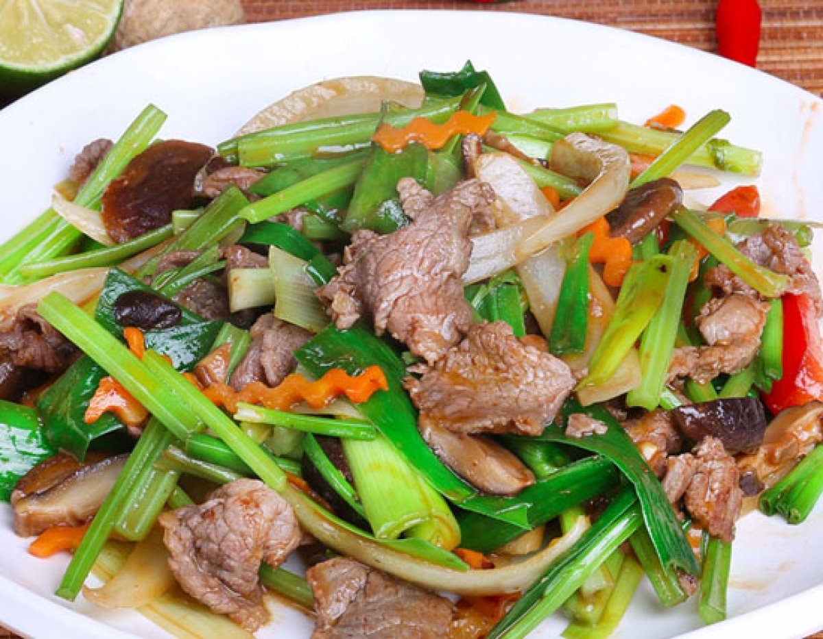 Tại sao cần lửa to khi xào thịt bò?